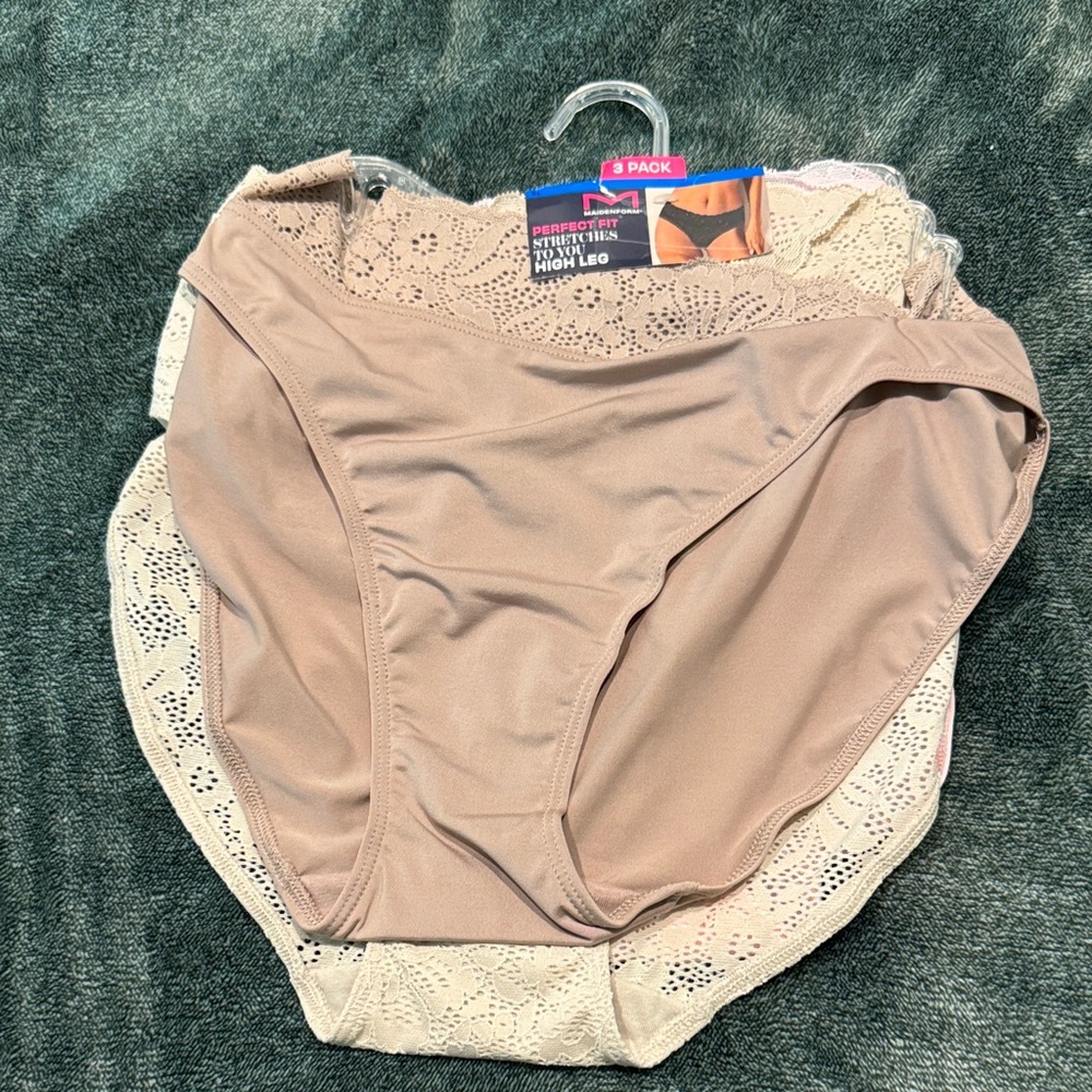 Maidenform Beige and Cream Lace Panties